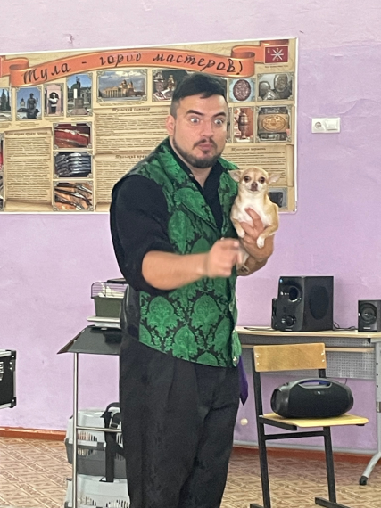А к нам прилетел волшебник!.